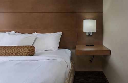 Yuma Hotel | GROUP DESERT VACAY! TWO GREAT UNITS, POOL AND HOT TUB