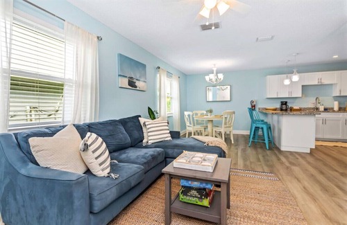 Indian Rocks Beach Condo | Group Escape | 3 to Beach, Outdoor Escape