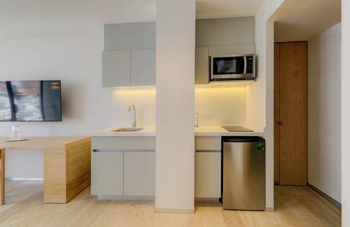 Miguel Hidalgo Apartment | Group-Friendly: comfortable and accessible lockoff