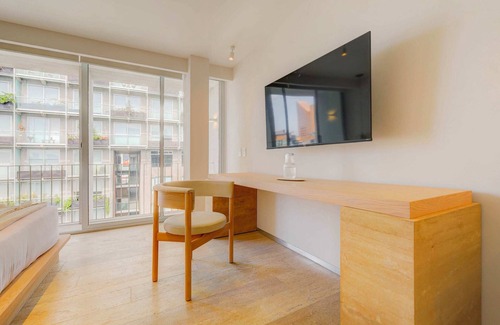 Miguel Hidalgo Apartment | Group-Friendly: comfortable and accessible lockoff