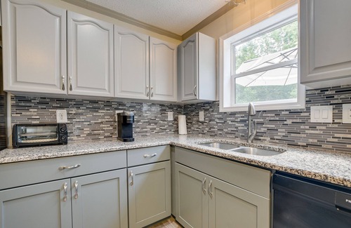 Socastee House | Group-Friendly Myrtle Beach House w/Deck