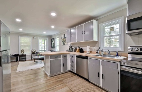 Hunter Apartment | Group Getaway 1 Mile From Hunter Mtn w/Fire Pit