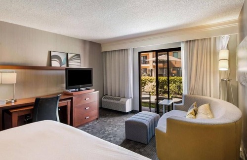 Downtown Village House | Group Getaway! 3 Relaxing Units Near Newport Beach! Outdoor Pool, Pet-friendly