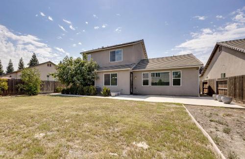 Visalia House | Group Getaway 5 Mi to Dtwn Visalia