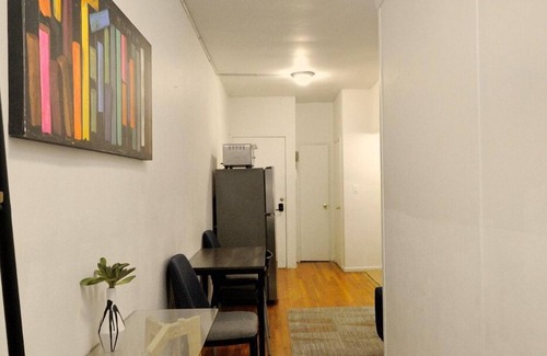 Garment District Apartment | Group Getaway! Ideal 2BR in NYC