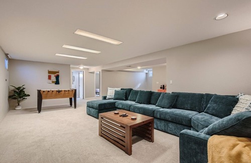 North Alameda House | Group Getaway in Denver- 5 Bedrooms - Bright & Spacious