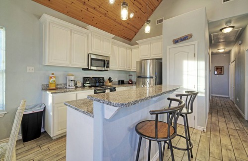 Flour Bluff House | Group Getaway w/Pool, Boat Dock | 2 Homes | Laguna Village Retreat by AvantStay