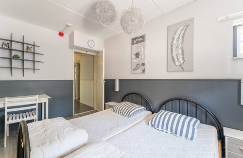 Giethoorn Other | Group Home in Giethoorn with Waterside Terrace