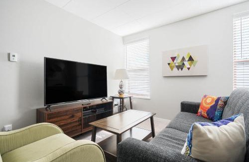 Chatham-Arch Apartment | Group Stay - 7 Apts Near Lucas Oil Stadium