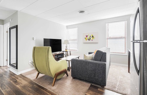 Chatham-Arch Apartment | Group Stay - 7 Apts Near Lucas Oil Stadium