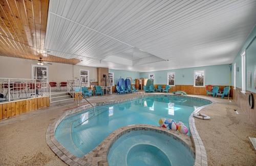 Marmora Apartment | Group stay home @Marmora and Lake Inn B & B with Indoor Pool.