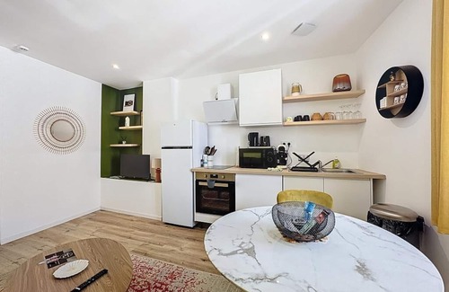 Aulnat Apartment | Group Stay - Immeuble 10 pers, Aulnat
