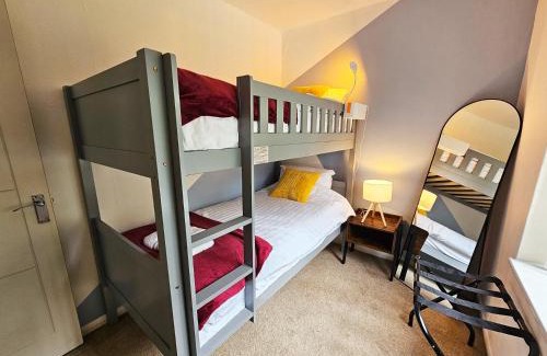 Banbury Apartment | Group Stay with 3 Parking Spaces