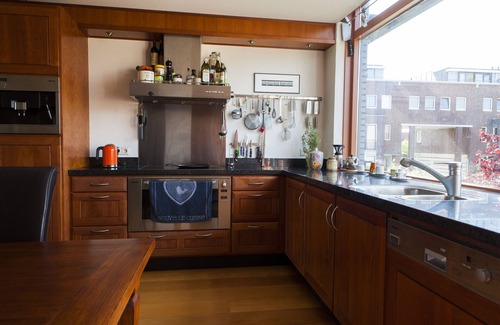 Stadsdam House | Group travel in a Tranquil Townhouse!