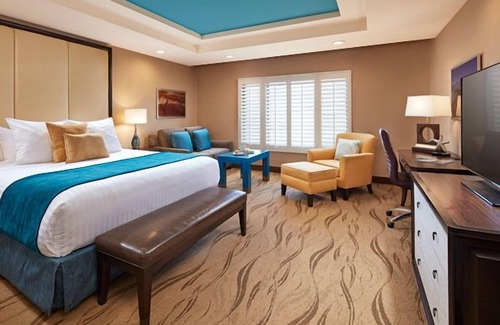 Village of La Jolla Hotel | Group Vacation! Near Children's Pool Beach