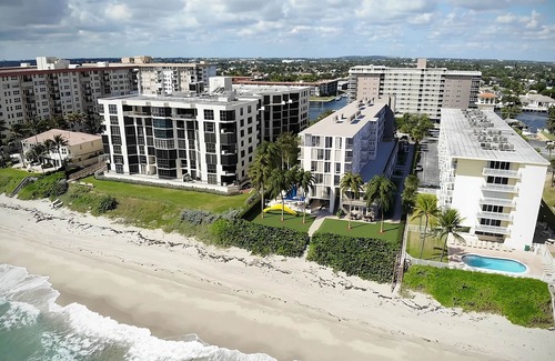 Hillsboro Beach House | Group Vacation, 3 Spacious Units! Pool, Pets Allowed, Parking!