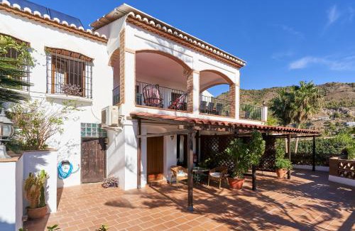 Frigiliana Villa | Group Villa 14 Pool wifi Air