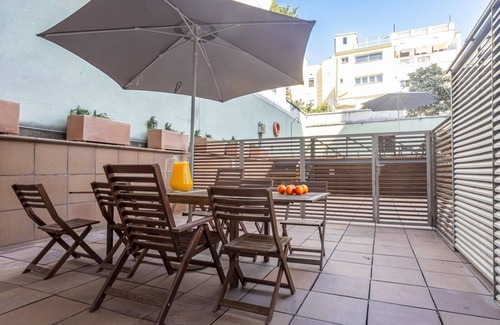 la Vila de Gracia Apartment | Groups in Gracia 3 rooms 10 pax with Free WiFi Pool and Terrace