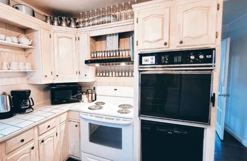 Manitou Beach House | Groups of 6-16 at Manitou Beach