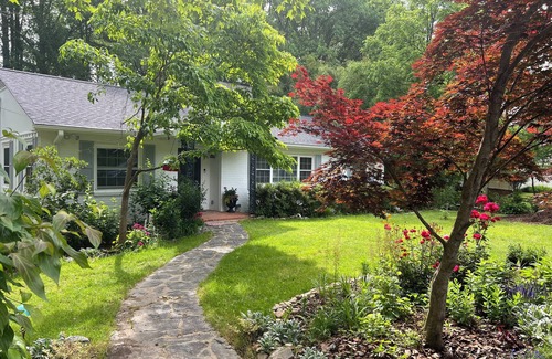 Brevard House | Grove Creekside Cottage