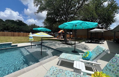 Gruene House | Gruene Gables: 3 Bedroom 3 Bath House with Private Pool