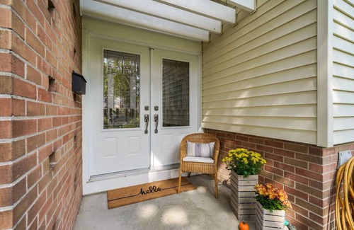 Richmond Hill House | GTA Getaway | Bright Entire Home for 5 in Richmond Hill