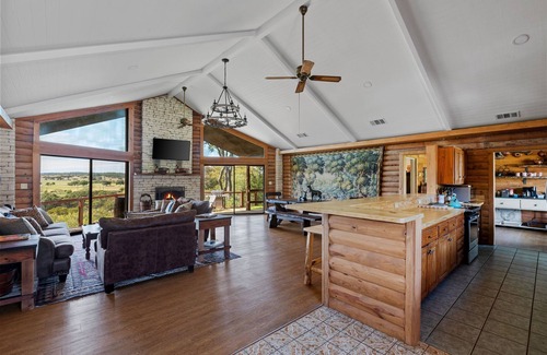 Kerrville House | Guadalupe Bluff Log Cabin - Hot tub - Guadalupe River View