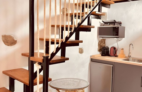 Tabayesco Apartment | 'Guatiza' Vacation Apartment with Shared Pool, Shared Terrace and Wi-Fi