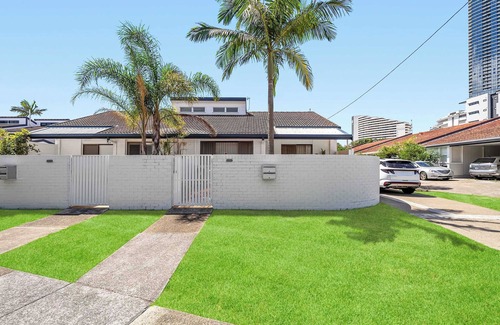Broadbeach Waters Apartment | Guava By Khove Summar