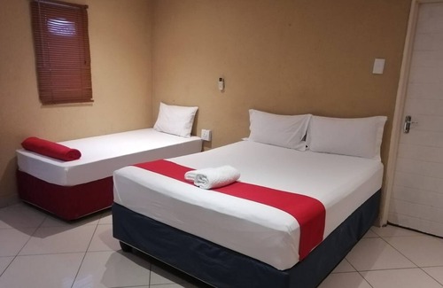 Tonga House | Guduza Guest House