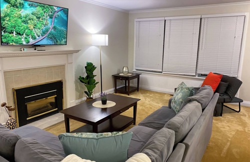 Guelph House | Guelph Hidden Gem: Spacious 3BR Garden Cottage