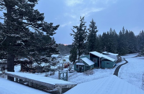 Salt Spring Island House | Guest accommodations at Salt Spring Island yoga centre