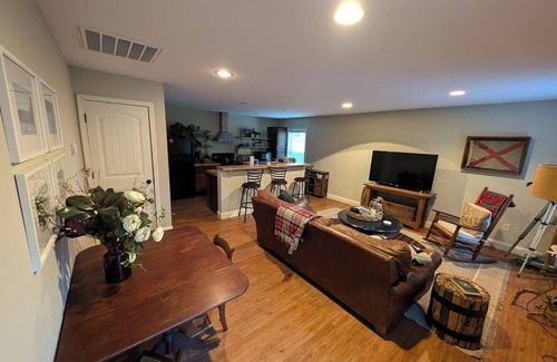 Andersonville House | Guest Apartment at Norris Lake