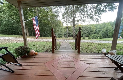 Tryon Cabin | Guest Cabin at Good Earth Farm - 12 mins to TIEC