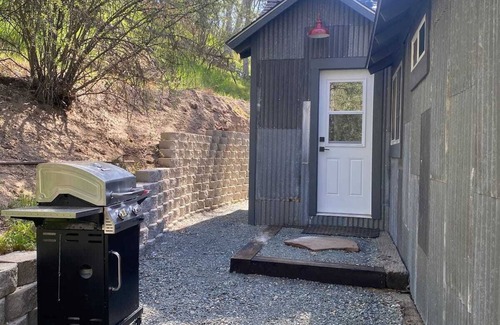 Posey Cabin | Guest Cabin at Three Falls Ranch