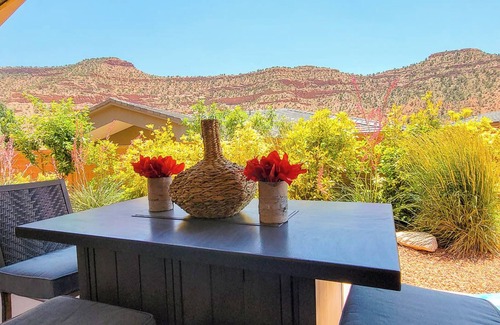 Kanab House | Guest favorite near Zion/Epic view/Pickleball/Pool