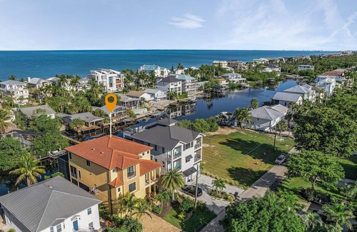Bonita Springs House | GUEST FAVORITE, PREMIER LOCATION! "The Mac" Beach House! 7 Day+ Discount!