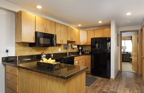 Snowmass Village Condo | Guest Favorites at 10% Off! Stay 3 nights through Nov