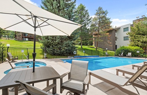 Snowmass Village Condo | Guest Favorites at 10% Off! Stay 3 nights through Nov