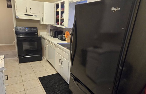 Reynoldsburg House | GUEST-HOUSE # 3: Charming 3-bedroom house in lovely Reynoldsburg