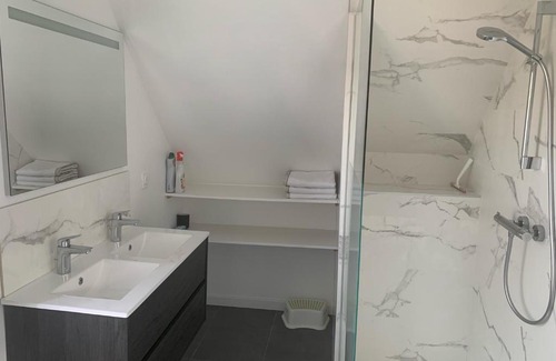 Saint-Lunaire Apartment | Guest house au calme à 900 M de Longchamps