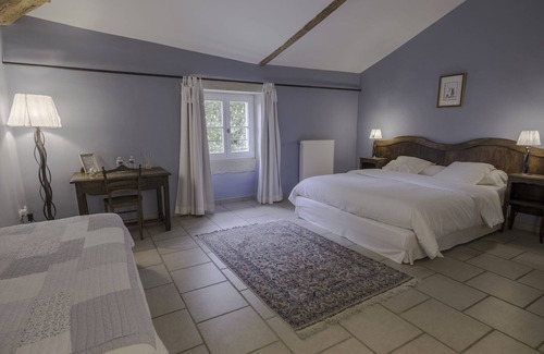 Colonzelle House | Guest House 'Azur' with Shared Pool, Shared Terrace and Wi-Fi