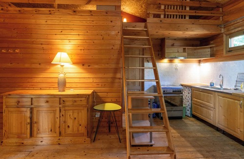 Darbres House | Guest House 'Chalet Orange' with Balcony and Wi-Fi