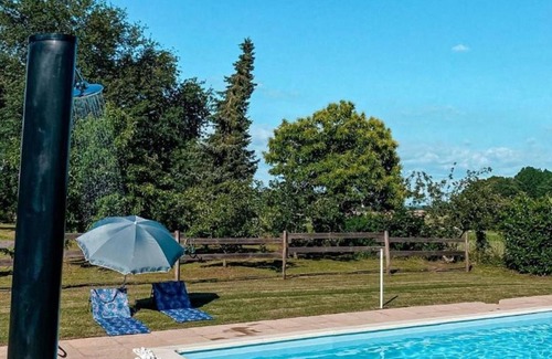Angoume House | Guest House 'Chambre D'hôtes Drosera' with Mountain View, Wi-Fi and Air Conditioning