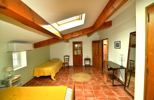 Tulette House | Guest House 'Chambre D'hôte 2 - Romarin' with Mountain View, Wi-Fi and Air Conditioning