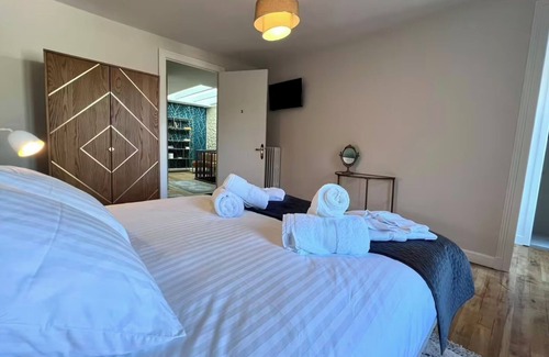 Eymet House | Guest House 'Chambre' with Private Terrace, Shared Garden and Wi-Fi