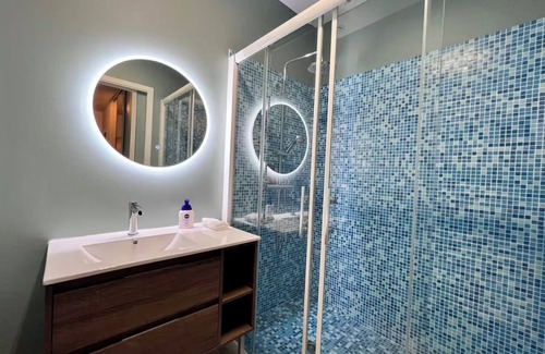 Eymet House | Guest House 'Chambre' with Private Terrace, Shared Garden and Wi-Fi