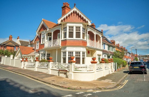 Kemptown Apartment | Guest House in Brighton near Iconic Beach