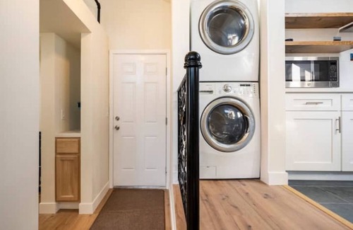 Downey Apartment | Guest House in Downey!
