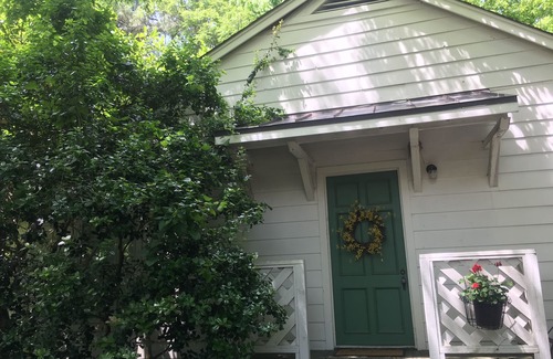 Oxford House | Guest House in Historic Downtown